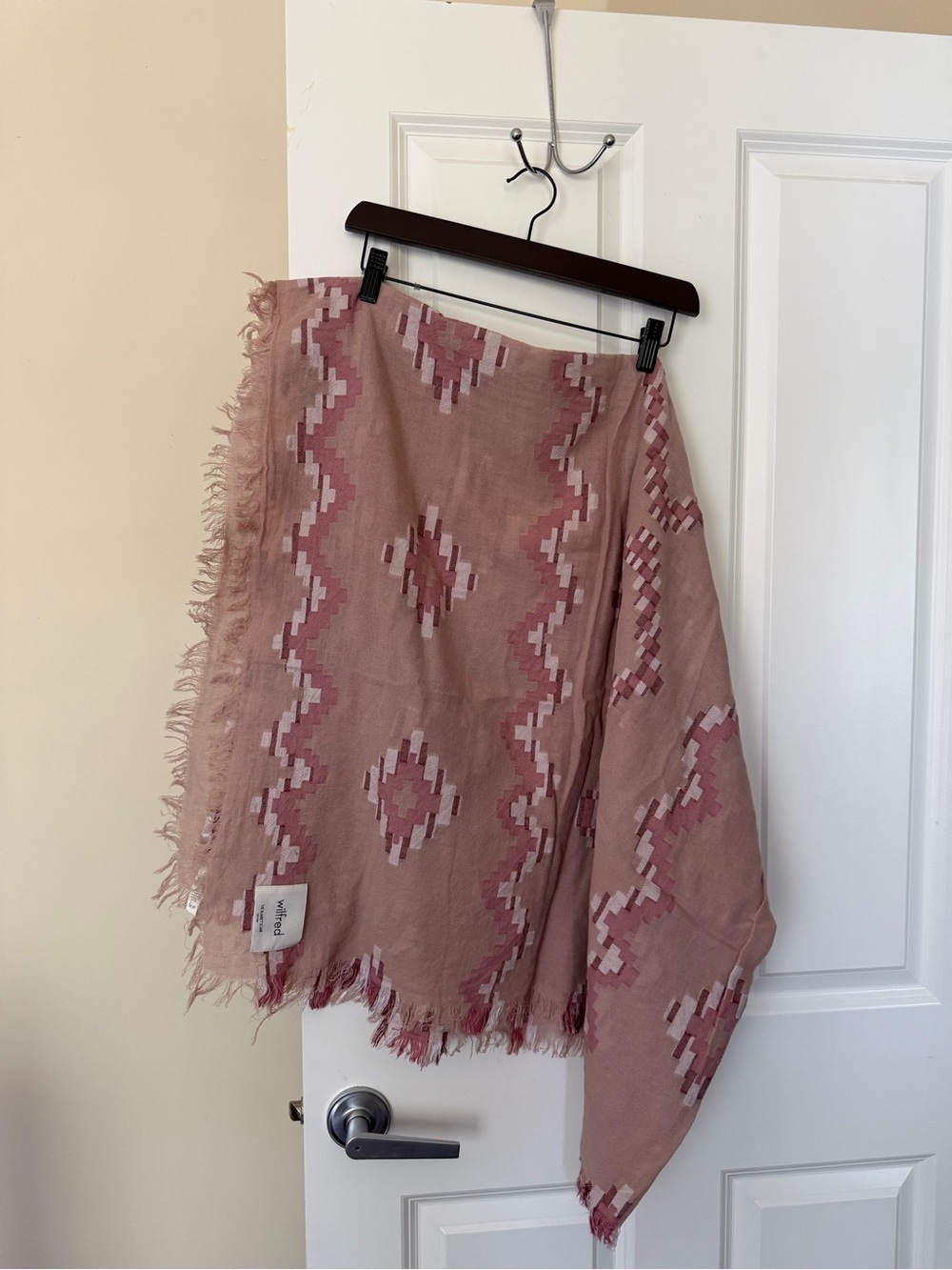 Aritzia Cotton Blanket Scarf with Fringe Edges - Dusty Rose Color